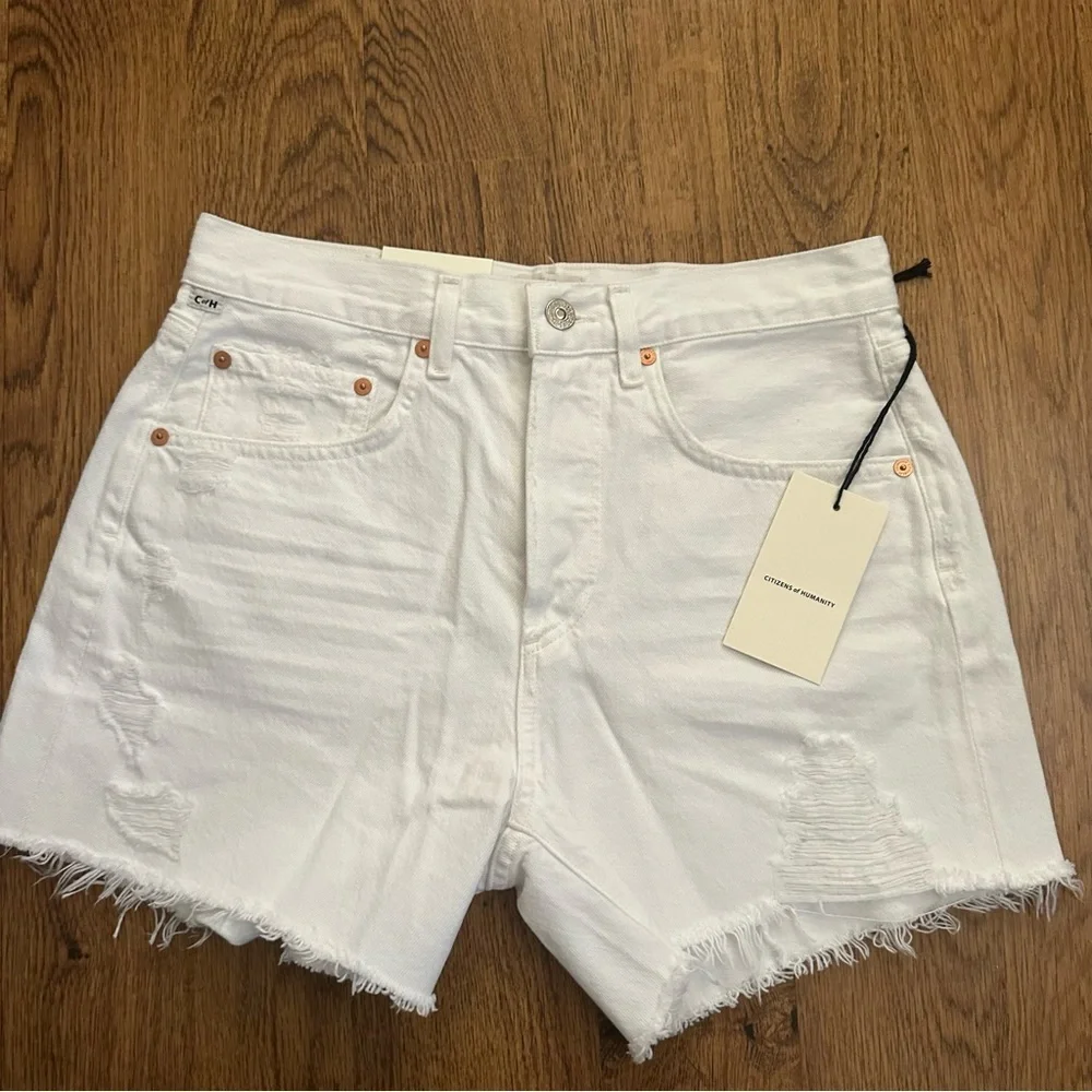 Citizen of Humanity White Distressed Denim Shorts Annabelle Long raw hem size 26